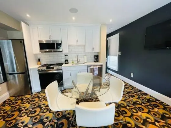 Cozy Downtown Condo Suite - Mutfak