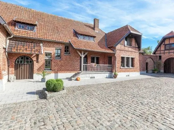 Cozy Farmhouse in Comines-warneton With Hill View