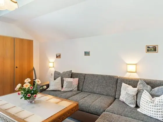 Cozy Farmhouse in Oetz near Ski Area - Oda Düzeni