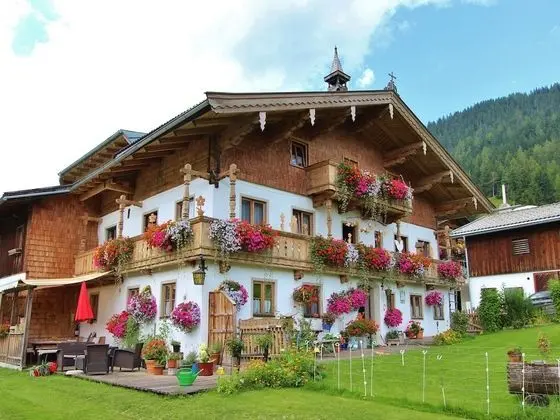 Cozy Feel Good Holiday Apartment in Leogang - Dış Mekan