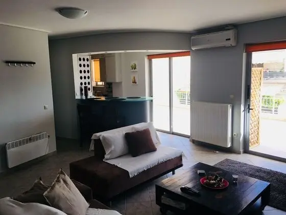 Cozy Flat With Acropolis View