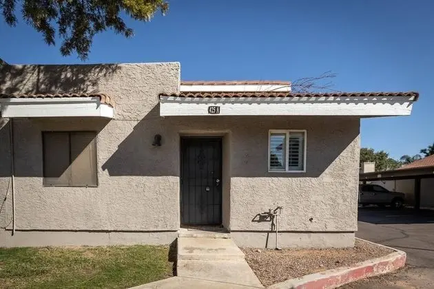 Cozy Gilbert Condo Walking Distance to Downtown !