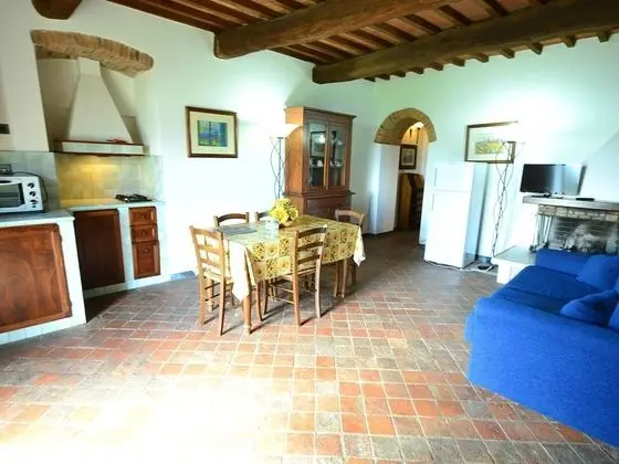 Cozy Holiday Home in Capraia e Limite With Pool - Oda Düzeni