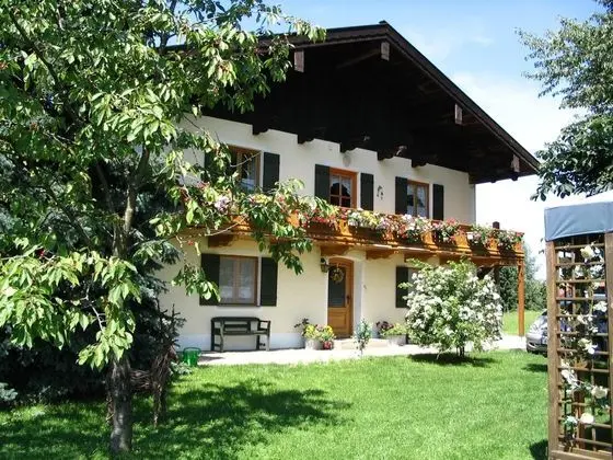 Cozy Holiday Home in Feldwies near Ski Area - Öne Çıkan Resim