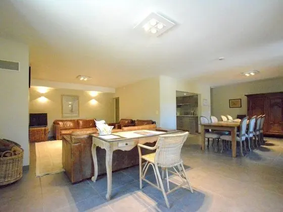 Cozy Holiday Home in Gedinne near Forest - Yerinde Yemek