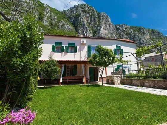 Cozy Holiday Home in Grizane-crikvenica With Swimming Pool - Dış Mekan