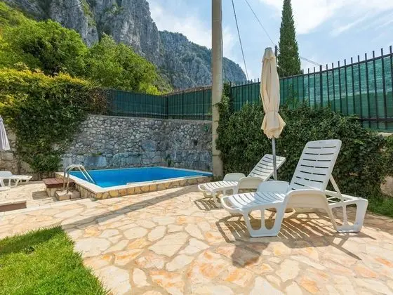 Cozy Holiday Home in Grizane-crikvenica With Swimming Pool - Havuz