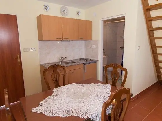 Cozy Holiday Home in Grizane-crikvenica With Swimming Pool - Mutfak