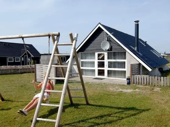 Cozy Holiday Home in Harboøre near North Sea & Beach