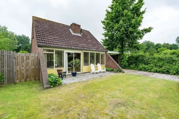 Cozy Holiday Home with Hot Tub in Lauwersoog by Lake - Öne Çıkan Resim