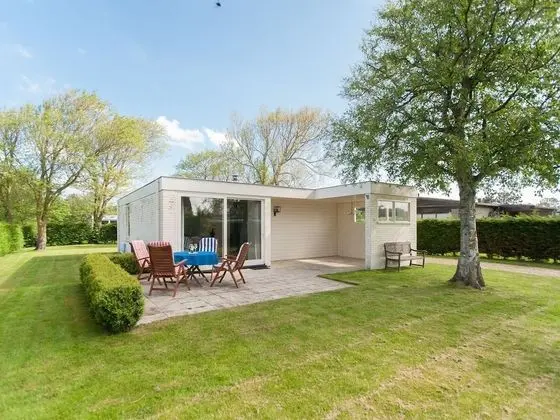 Cozy Holiday Home in Julianadorp With Garden