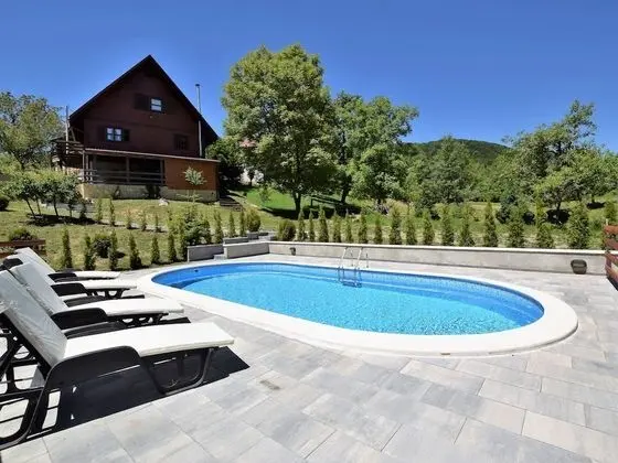 Cozy Holiday Home in Kvarner with Outdoor Hot Tub