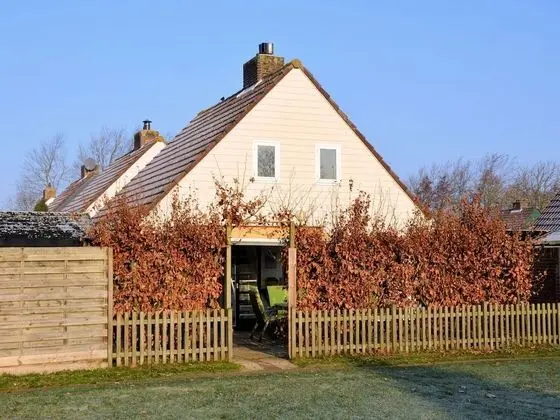 Cozy Holiday Home in Noordwijkerhout near Lake