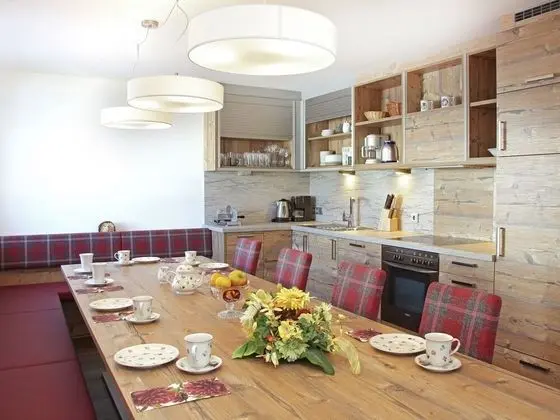 Cozy Holiday Home on Slopes in Maria Alm - Mutfak