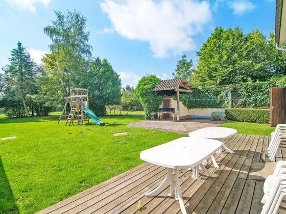 Cozy Holiday Home in Sourbrodt With Private Pool and Sauna - Dış Mekan