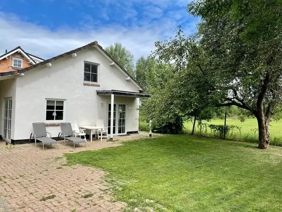 Cozy Holiday Home in Spijk With Meadow View - Öne Çıkan Resim