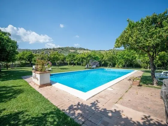 Cozy Holiday Home in Stilo With Garden and Swimming Pool - Havuz