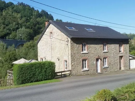 Cozy Holiday Home in Stoumont with Sauna & Hot Tub - Öne Çıkan Resim