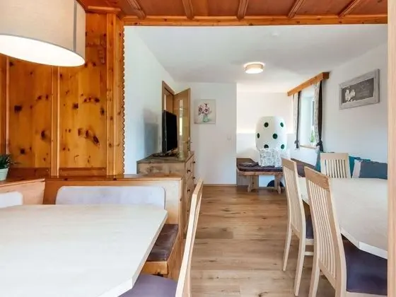 Cozy Holiday Home in Tyrol near Ski Area - Yerinde Yemek