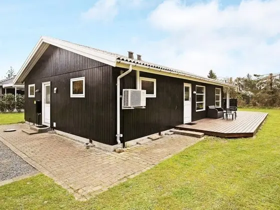 Cozy Holiday Home in Væggerlose With Sauna