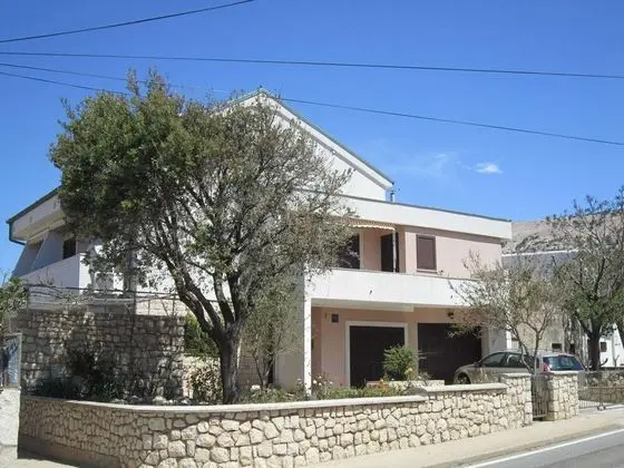Cozy House Apartment With Balcony and Barbecue for Use, Close to Sea and Town - Dış Mekan