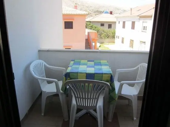 Cozy House Apartment With Balcony and Barbecue for Use, Close to Sea and Town - Oda Düzeni