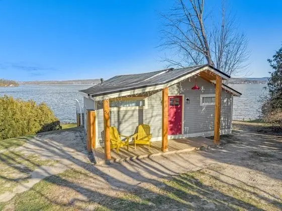 cozy lakeshore cottage - Dış Mekan