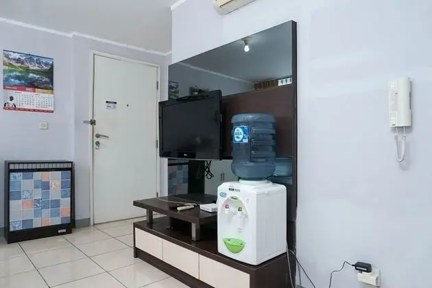 Cozy Living 1BR + 1 Apartment at Seasons City - Mutfak