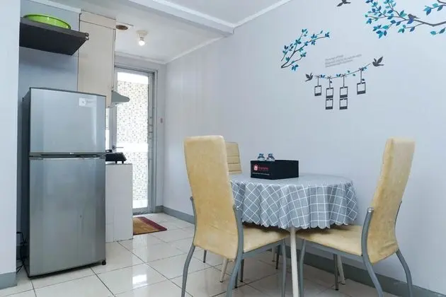Cozy Living 1BR + 1 Apartment at Seasons City - Oda Düzeni