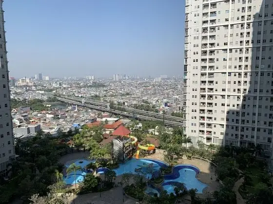 Cozy Living 2BR at Seasons City Apartment near Mall - Dış Mekan
