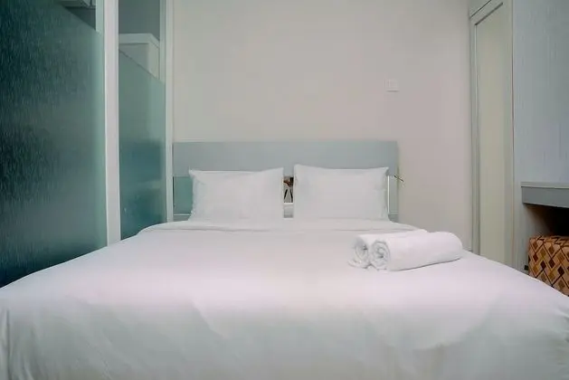 Cozy Living and Modern 1BR Apartment at Atlanta Residences - Öne Çıkan Resim