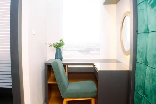 Cozy Living And Modern Studio At Vasanta Innopark Apartment - Oda