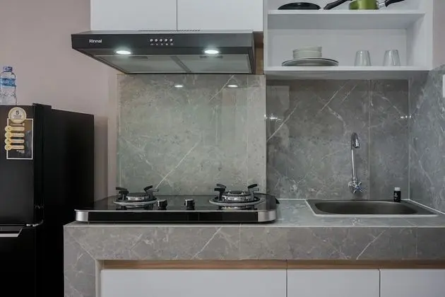 Cozy Living Studio Apartment Amazana Serpong - Mutfak