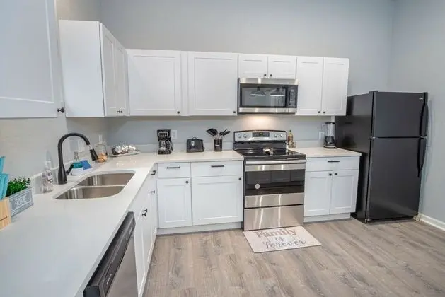Cozy and Lovely 2BR 2BA Apt#a Near Lively Downtown - Mutfak