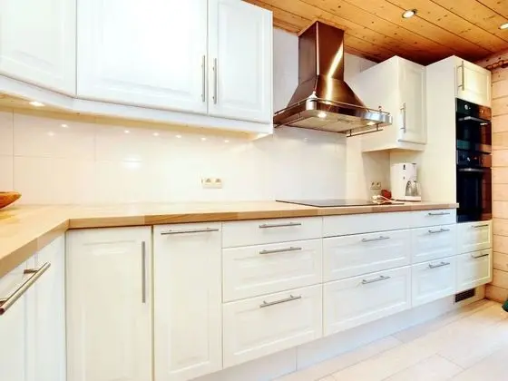 Cozy & Luxurious Chalet with Sauna, Hot Tub, Large Garden, Covered Terrace - Mutfak