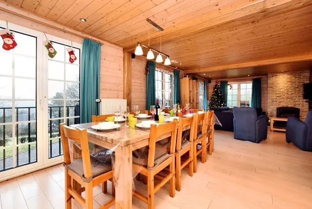 Cozy & Luxurious Chalet with Sauna, Hot Tub, Large Garden, Covered Terrace - Yerinde Yemek