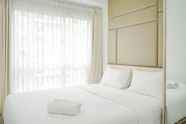 Cozy and Luxury 1BR Apartment at Scientia Residence