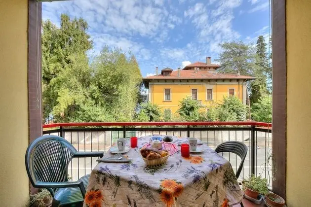 Cozy Meina Apartment 50 Mt From Beach