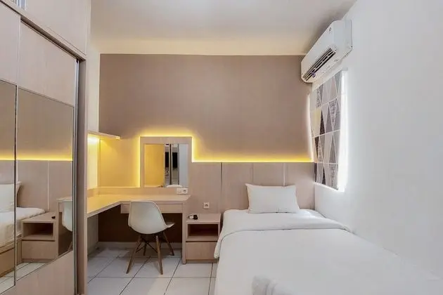 Cozy And Minimalist Studio (No Kitchen) At Aeropolis Apartment - Oda