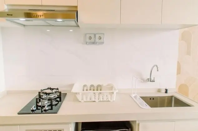 Cozy and Minimalist Studio at Sky House BSD Apartment - Mutfak