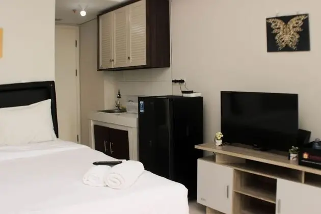 Cozy And Modern Studio Apartment At Springlake Summarecon Bekasi