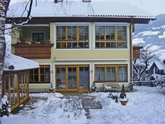 Cozy Villa near Ski Lift in Fügen