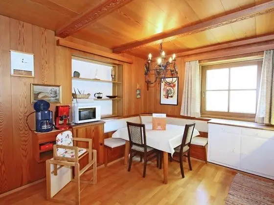Cozy Villa near Ski Lift in Fügen - Mutfak