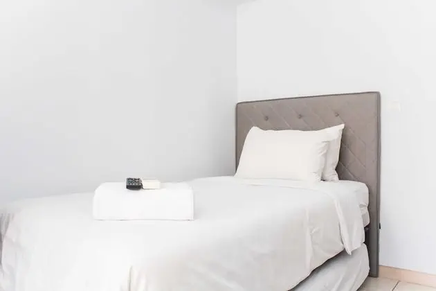 Cozy and Nice Studio The Springlake Summarecon Apartment