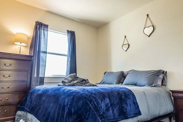 Cozy Oakland 2 Bedroom w/ Backyard