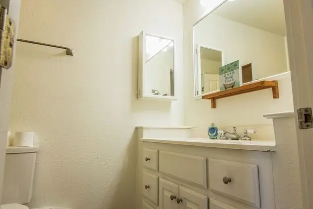 Cozy Oakland 2 Bedroom w/ Backyard - Banyo Tipleri