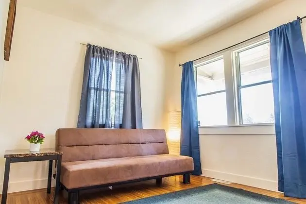 Cozy Oakland 2 Bedroom w/ Backyard - Oda Düzeni