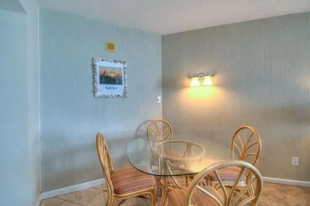 Cozy Ocean View Condo! Beach Front Building! - Oda
