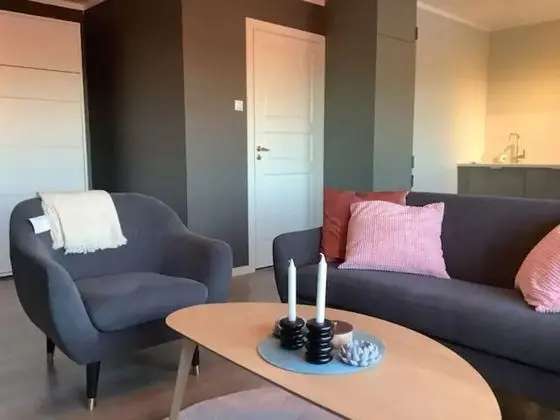 Cozy One Bedroom Apartment With Balcony - Oda Düzeni