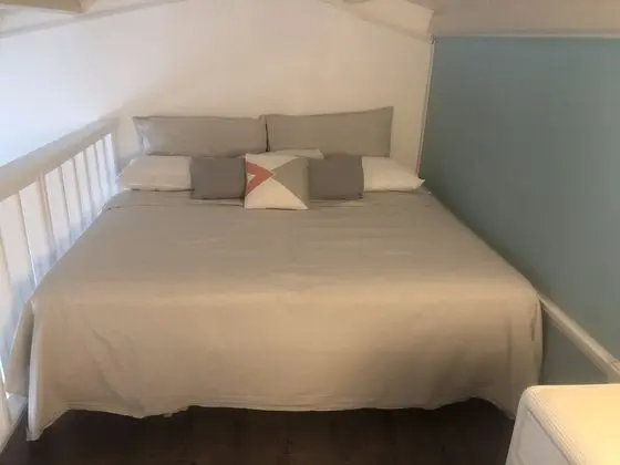 Cozy one-bedroom & mezzanine apartment - Oda